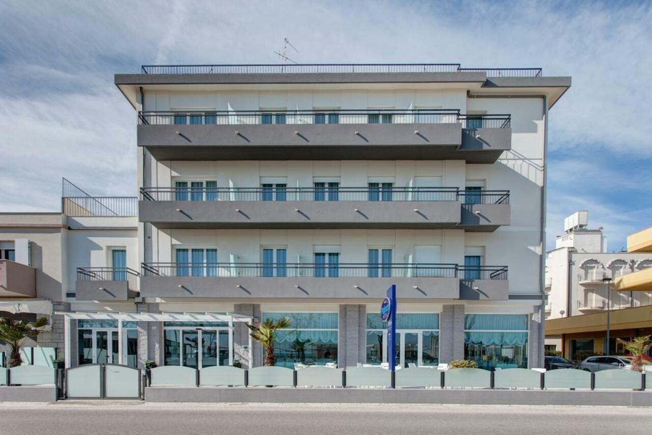 Hotel Platinum Rimini Bagian luar foto