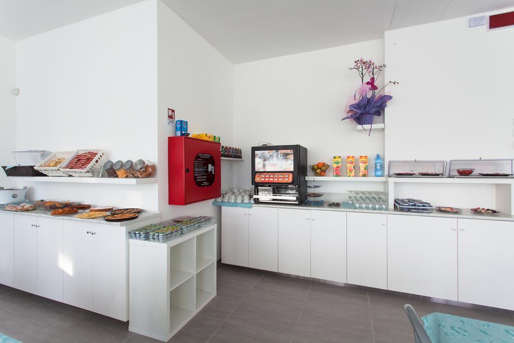 Hotel Platinum Rimini Bagian luar foto