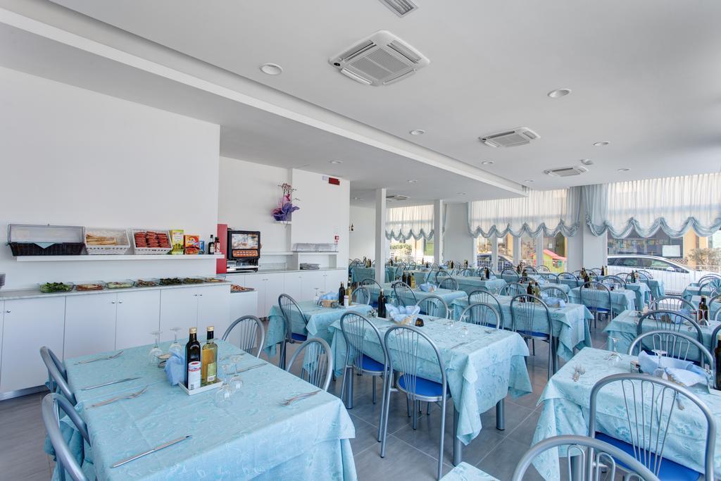 Hotel Platinum Rimini Bagian luar foto