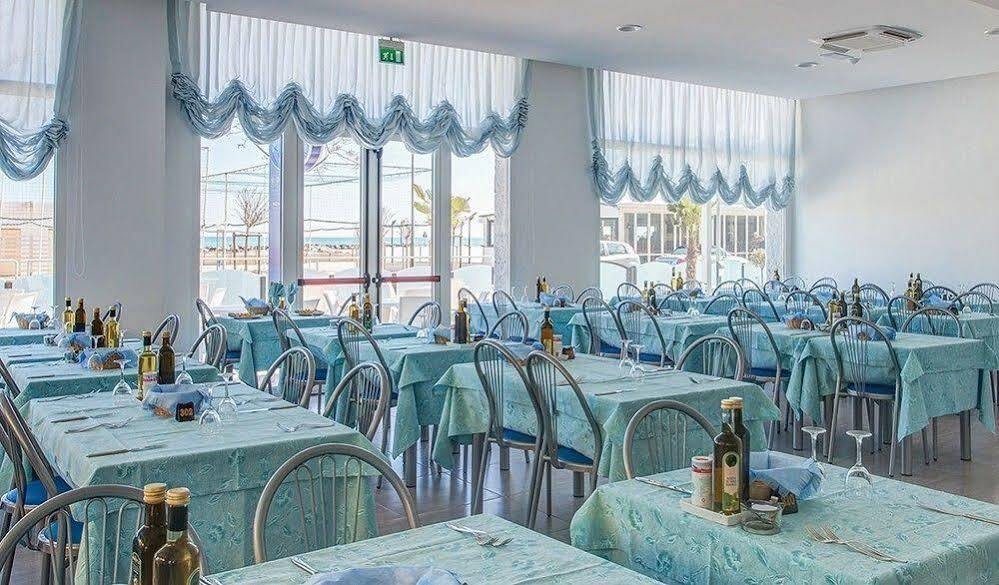 Hotel Platinum Rimini Bagian luar foto